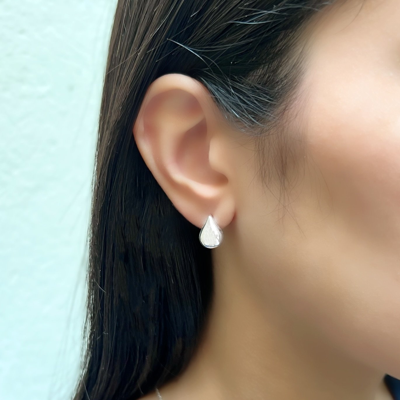 0064309 BRINCO PRATA FIXO GOTA ABAULADO