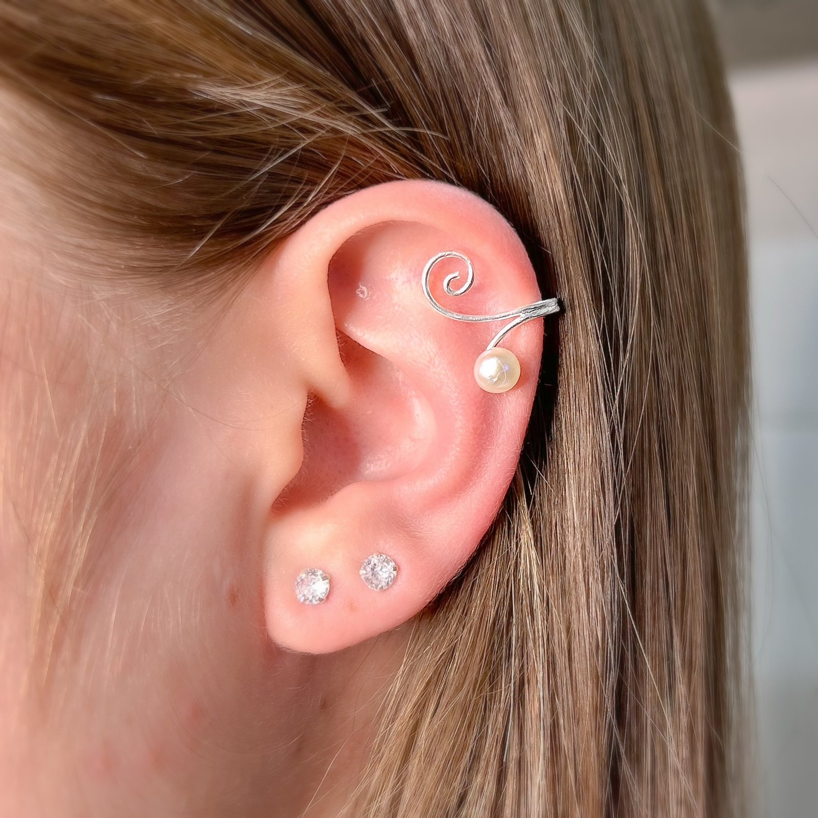 0060509 - PIERCING PRATA FAKE DOIS AROS PEROLA E ESPIRAL