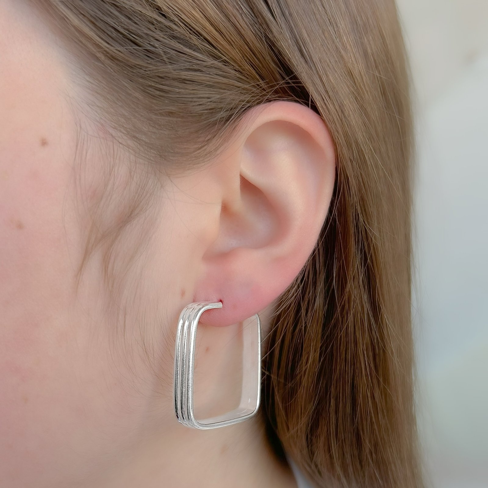 0067376 - ARGOLA PRATA SEXTAVADA MEIA CANA TRES AROS 3CM